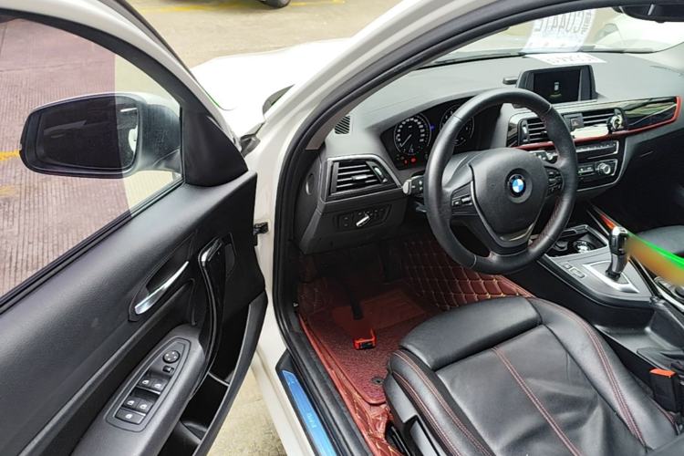 Used BMW 1 Series 2018 118i Sport Design Package Driver Seat