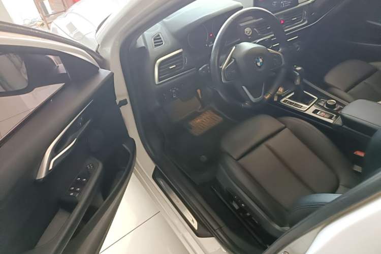 Used BMW 1 Series 2018 118i Sport Edition Driver Seat