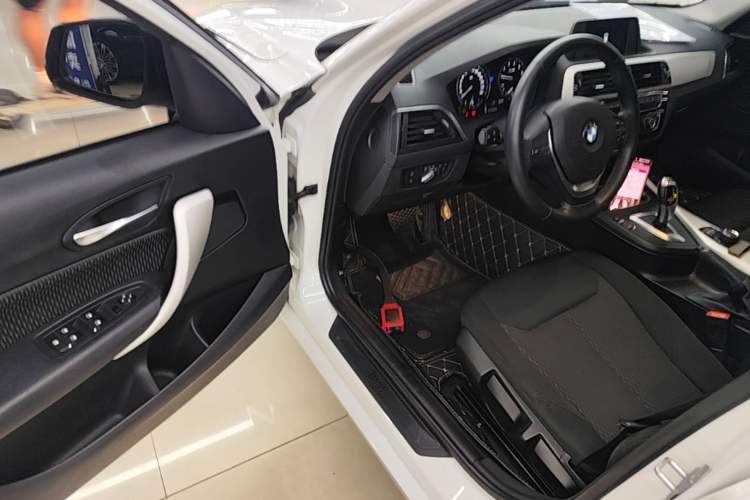 Used BMW 1 Series 2018 118i Leading Model Driver Seat