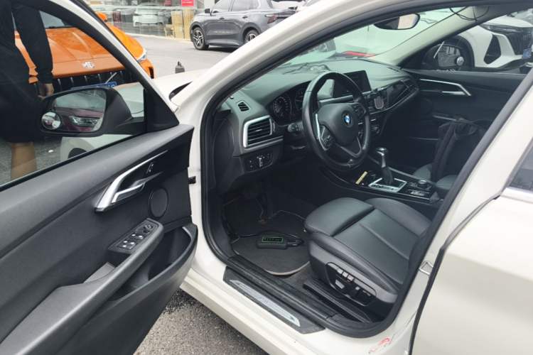 Used BMW 1 Series 2018 118i Sport Edition Driver Seat