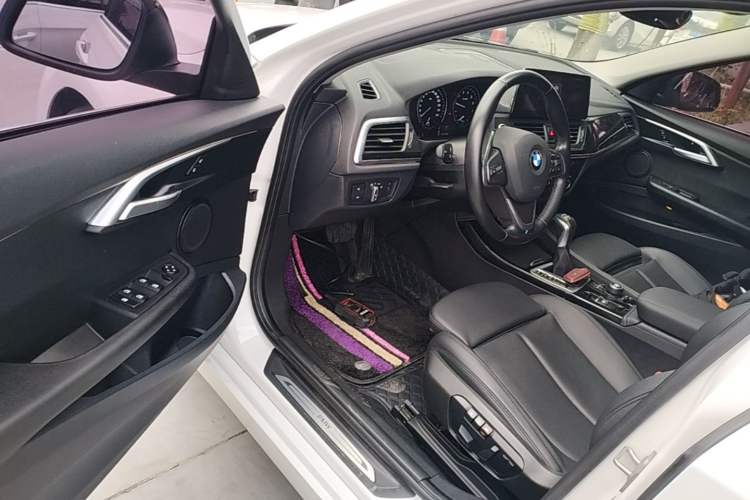 Used BMW 1 Series 2018 118i Sport Edition Driver Seat