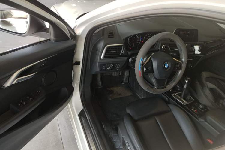 Used BMW 1 Series 2018 118i Sport Edition Driver Seat
