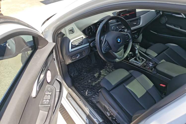 Used BMW 1 Series 2018 Restyled 120i Design Package Edition Driver Seat