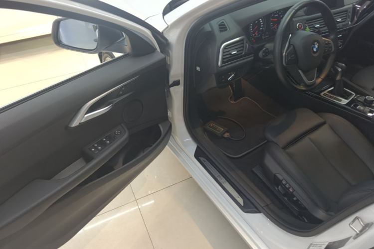 Used BMW 1 Series 2018 118i Sport Edition Driver Seat