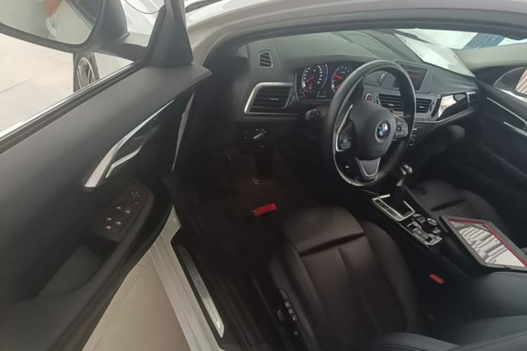 Used BMW 1 Series 2018 118i Sport Edition Driver Seat