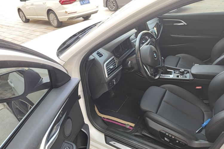 Used BMW 1 Series 2018 118i Sport Edition Driver Seat