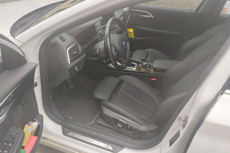 Used BMW 1 Series 2018 118i Sport Edition Driver Seat