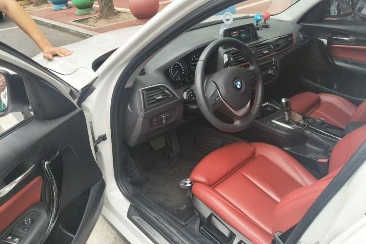 Used BMW 1 Series 2018 118i Sport Design Package Driver Seat