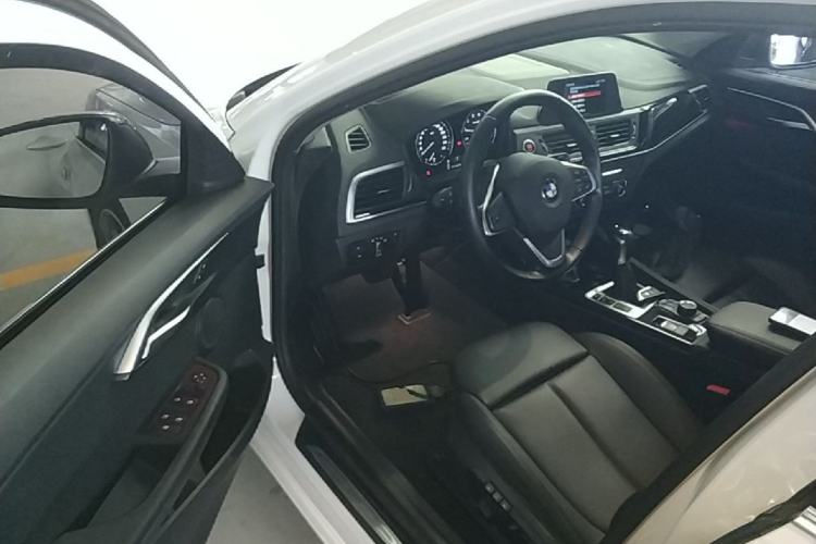 Used BMW 1 Series 2018 118i Sport Edition Driver Seat