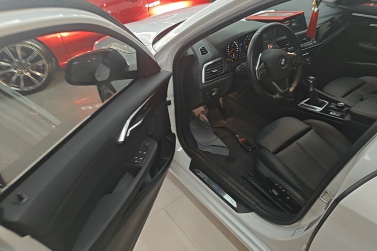 Used BMW 1 Series 2018 118i Sport Edition Driver Seat