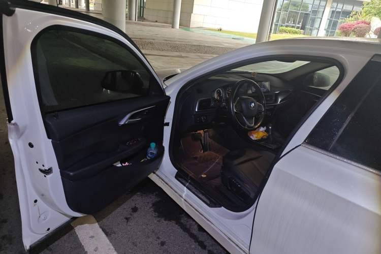 Used BMW 1 Series 2018 118i Sport Edition Driver Seat