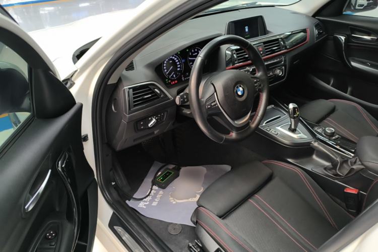 Used BMW 1 Series 2018 118i Sport Design Package Driver Seat