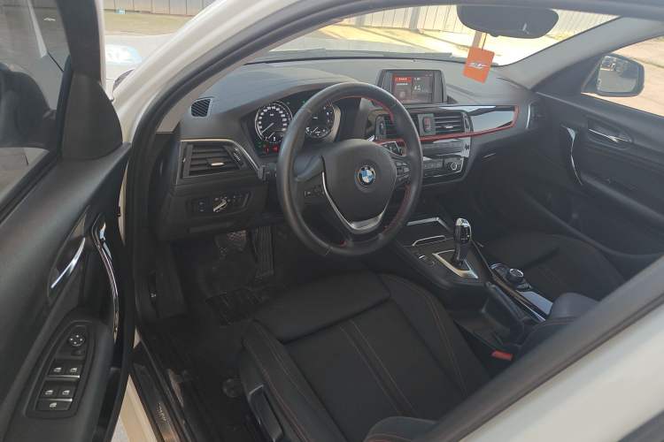 Used BMW 1 Series 2018 118i Sport Design Package Driver Seat
