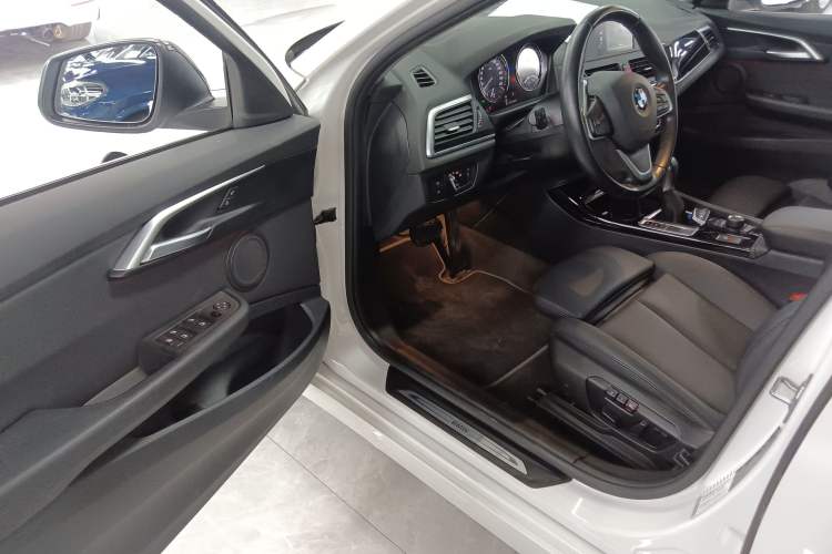 Used BMW 1 Series 2018 118i Sport Edition Driver Seat