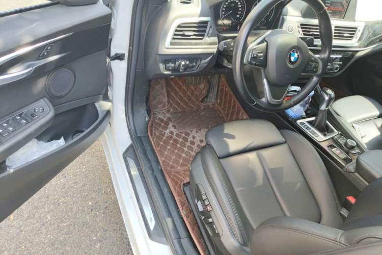 Used BMW 1 Series 2018 118i Sport Edition Driver Seat