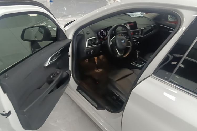 Used BMW 1 Series 2018 118i Sport Edition Driver Seat
