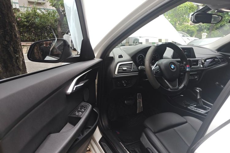 Used BMW 1 Series 2018 118i Sport Edition Driver Seat