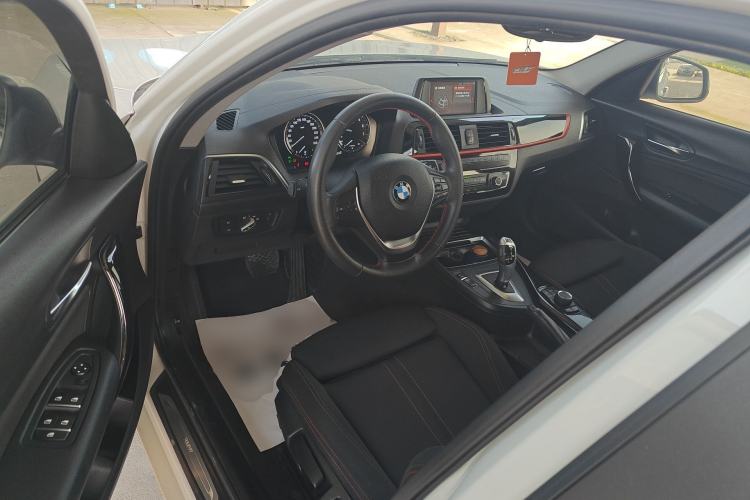 Used BMW 1 Series 2018 118i Sport Design Package Driver Seat