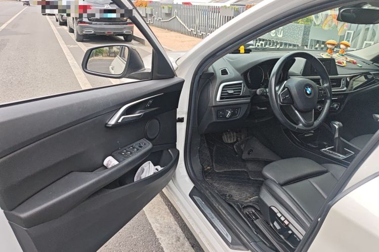 Used BMW 1 Series 2018 118i Sport Edition Driver Seat