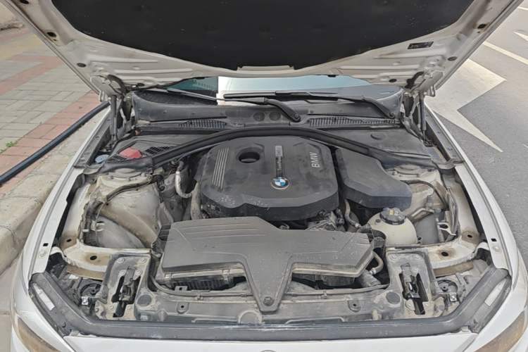 Used BMW 1 Series 2018 118i Leading Model Engine Bay