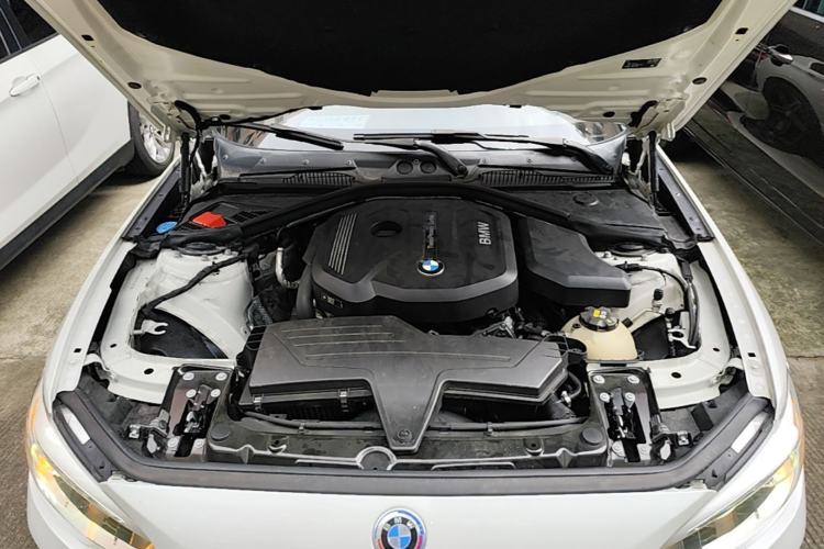 Used BMW 1 Series 2018 118i Sport Design Package Engine Bay