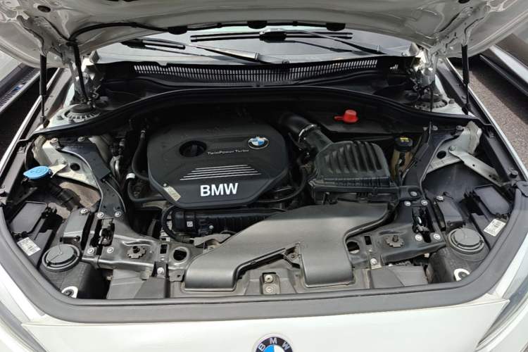 Used BMW 1 Series 2018 118i Fashion Model Engine Bay