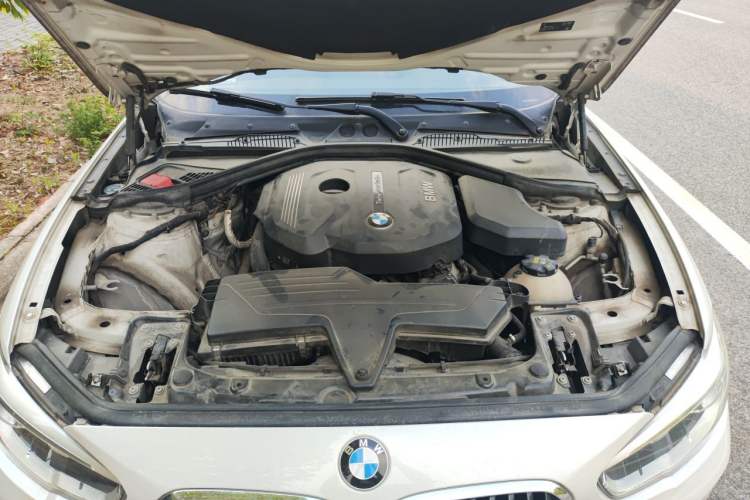 Used BMW 1 Series 2018 118i Sport Design Package Engine Bay