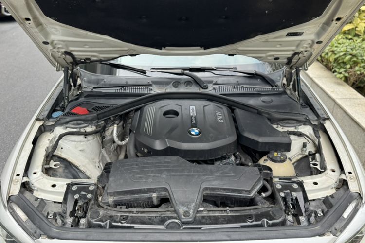 Used BMW 1 Series 2018 118i Sport Design Package Engine Bay