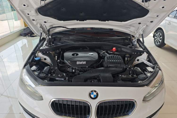 Used BMW 1 Series 2018 118i Fashion Model Engine Bay