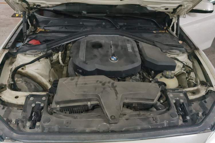 Used BMW 1 Series 2018 118i Sport Design Package Engine Bay
