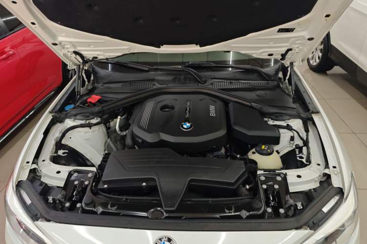 Used BMW 1 Series 2018 118i Sport Design Package Engine Bay
