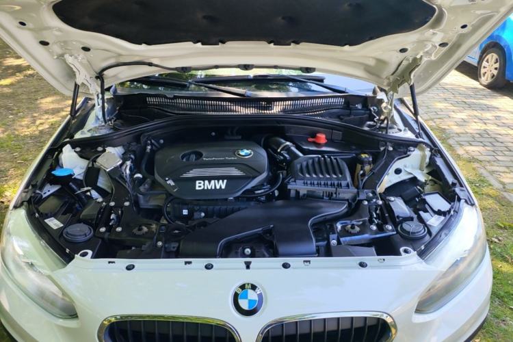 Used BMW 1 Series 2018 118i Fashion Model Engine Bay