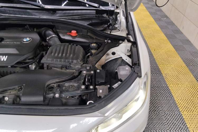 Used BMW 1 Series 2018 118i Sport Edition Engine Bay Left