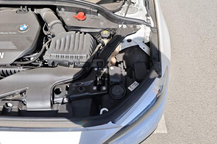 Used BMW 1 Series 2018 118i Fashion Model Engine Bay Left