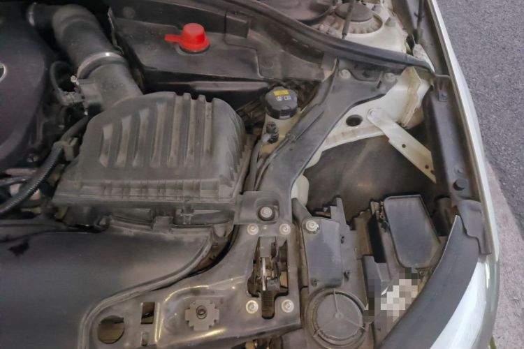 Used BMW 1 Series 2018 118i Fashion Model Engine Bay Left
