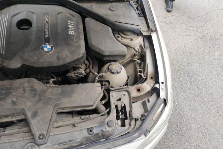 Used BMW 1 Series 2018 118i Sport Design Package Engine Bay Left
