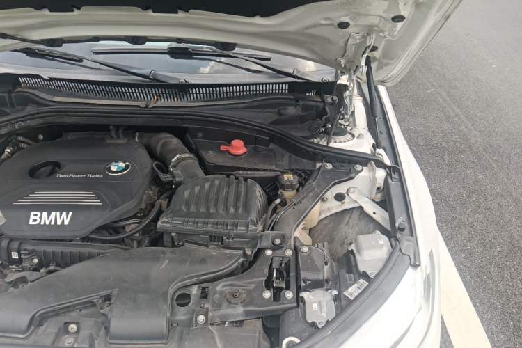 Used BMW 1 Series 2018 118i Sport Edition Engine Bay Left