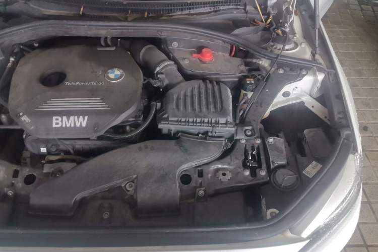 Used BMW 1 Series 2018 118i Fashion Model Engine Bay Left