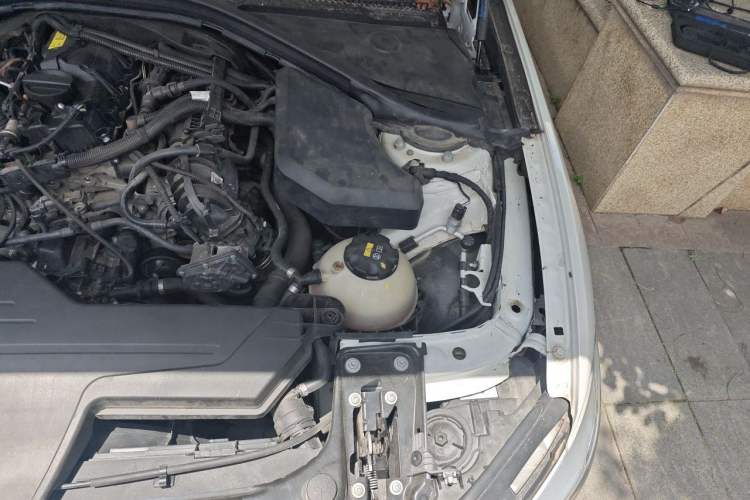 Used BMW 1 Series 2018 118i Leading Model Engine Bay Left