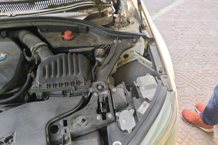 Used BMW 1 Series 2018 118i Sport Edition Engine Bay Left