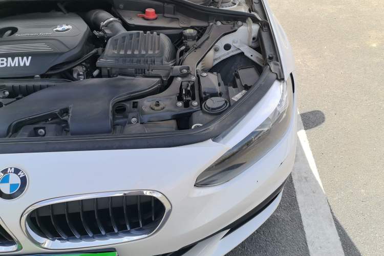 Used BMW 1 Series 2018 118i Fashion Model Engine Bay Left