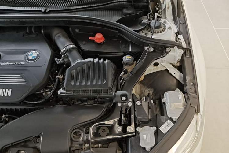 Used BMW 1 Series 2018 118i Design Package Edition Engine Bay Left