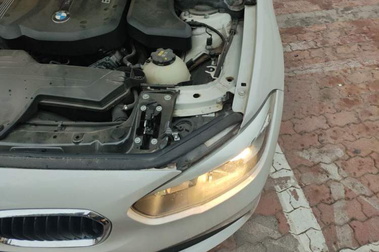 Used BMW 1 Series 2018 118i Leading Model Engine Bay Left