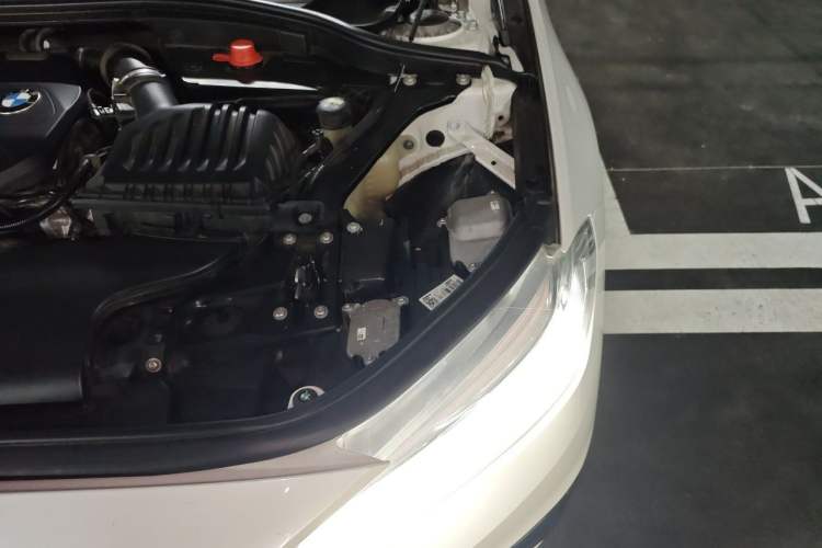 Used BMW 1 Series 2018 118i Sport Edition Engine Bay Left