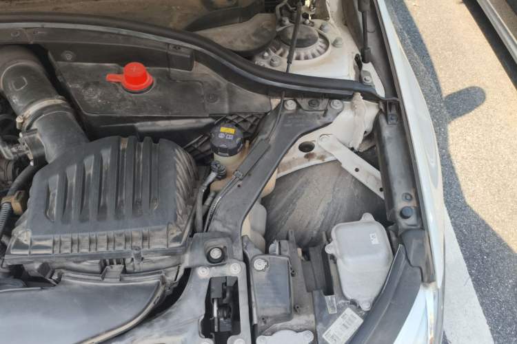 Used BMW 1 Series 2018 118i Sport Edition Engine Bay Left