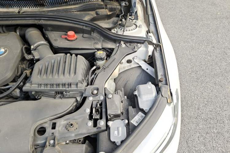 Used BMW 1 Series 2018 118i Sport Edition Engine Bay Left