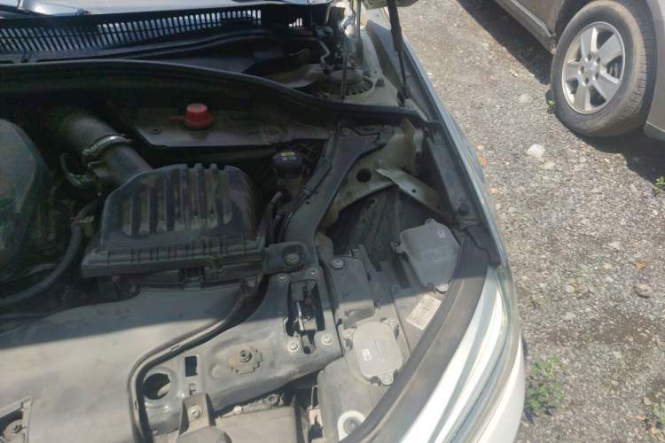 Used BMW 1 Series 2018 118i Sport Edition Engine Bay Left