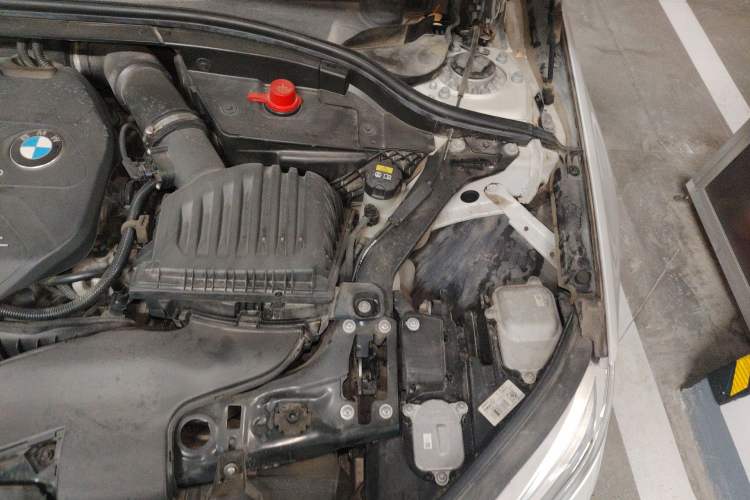 Used BMW 1 Series 2018 118i Sport Edition Engine Bay Left