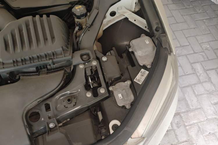 Used BMW 1 Series 2018 118i Sport Edition Engine Bay Left