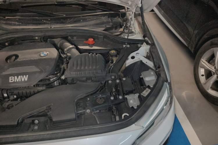 Used BMW 1 Series 2018 118i Sport Edition Engine Bay Left